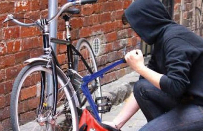 Padova, beccati a rubare una bici: 2 arrestati