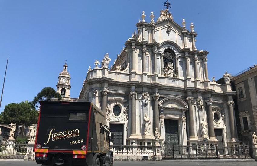 Catania protagonista su Italia 1 con il programma “Freedom Oltre il confine”