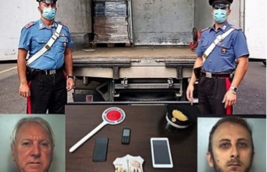 Catania, rubano identità a due commercianti per truffare i grossisti: presi mentre scaricano la merce