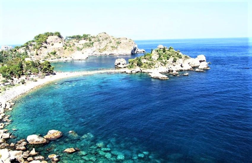 Inquinamento marino, i sindaci della riviera jonica chiedono task force alla Regione