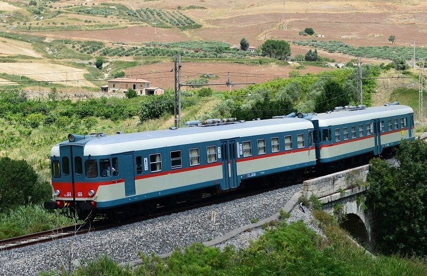 Treni storici delle Fs: da Palermo a Cefalù il Treno dei Normanni