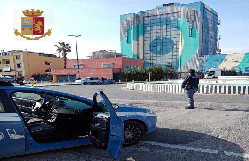 Ponticelli, parcheggiatori abusivi percepivano il reddito di cittadinanza