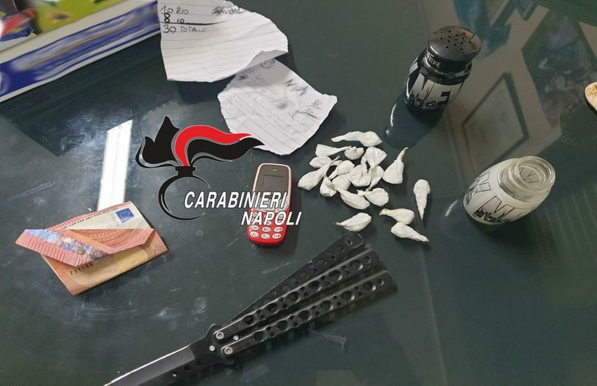 Secondigliano, non si ferma all’alt e tenta la fuga