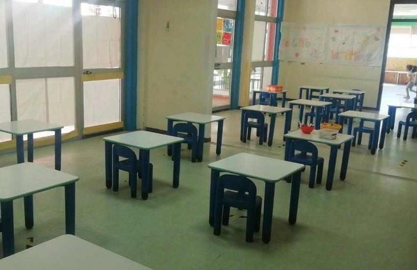 Gravina di Catania, consegnati arredi e banchi nuovi alla scuola dell’infanzia