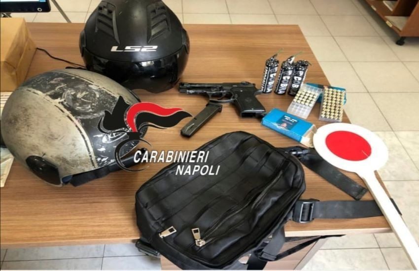 Sottraggono incasso e scappano. Carabinieri arrestano due rapinatori. Uno è minorenne