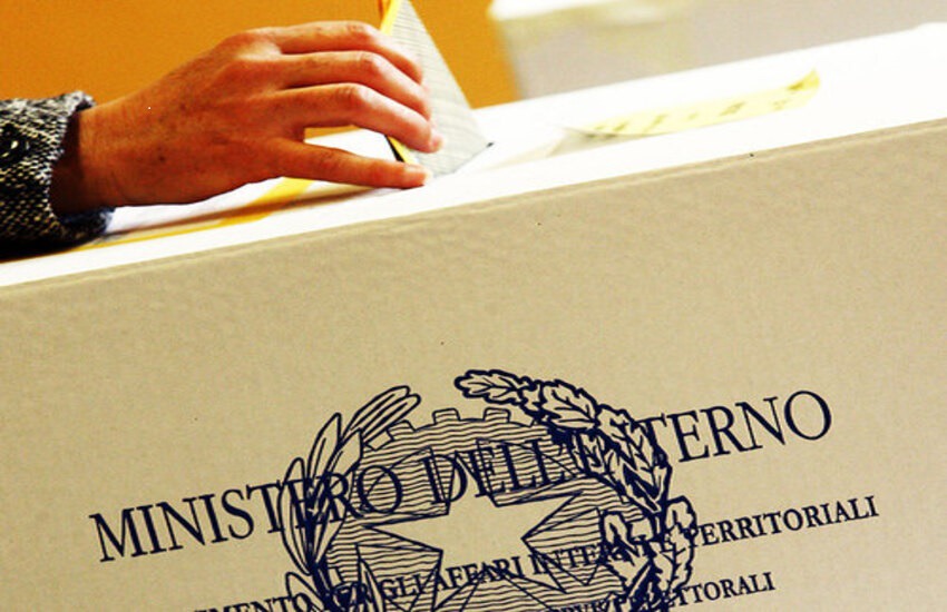 Referendum a Torino: grazie ai giovani si salvano le urne