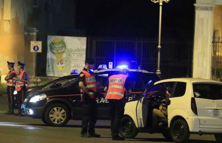 Acqua fredda sulla calda movida gelese