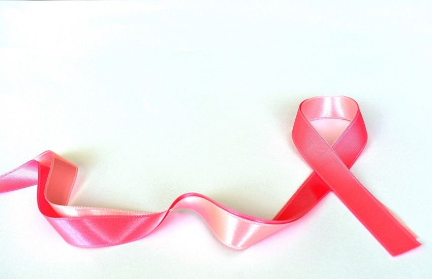 Campagna nazionale per combattere il tumore al seno: Fontana luminosa in rosa
