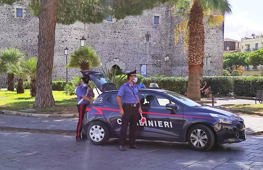 Catania, posteggiatore abusivo denunciato al “Castello Ursino”