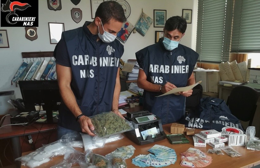 Catania, operazione “Cannabis automatica”, arrestato dai NAS il gestore di un grow shop