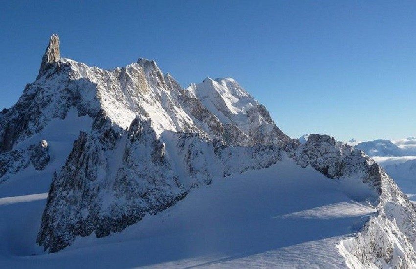 Monte Bianco, la Francia ci riprova. “La vetta è nostra”
