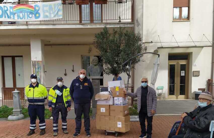 Randazzo, i volontari del Fir consegnano all’Ipab “Vagliasindi” un carico di dispositivi di protezione individuale