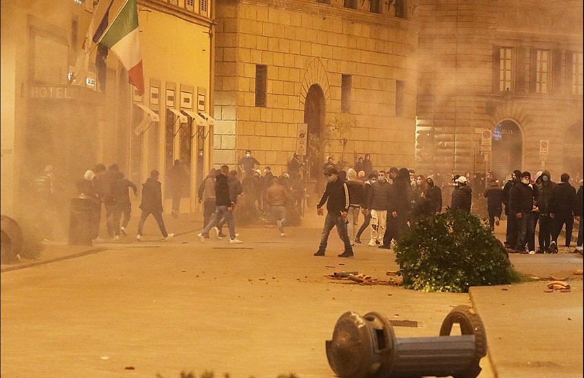 Centro storico di Firenze devastato da 300 facinorosi. 4 arresti.  Renzi: «Fa male al cuore»