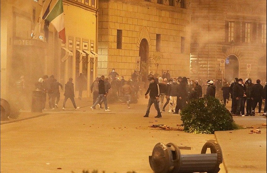 Centro storico di Firenze devastato da 300 facinorosi. 4 arresti.  Renzi: «Fa male al cuore»