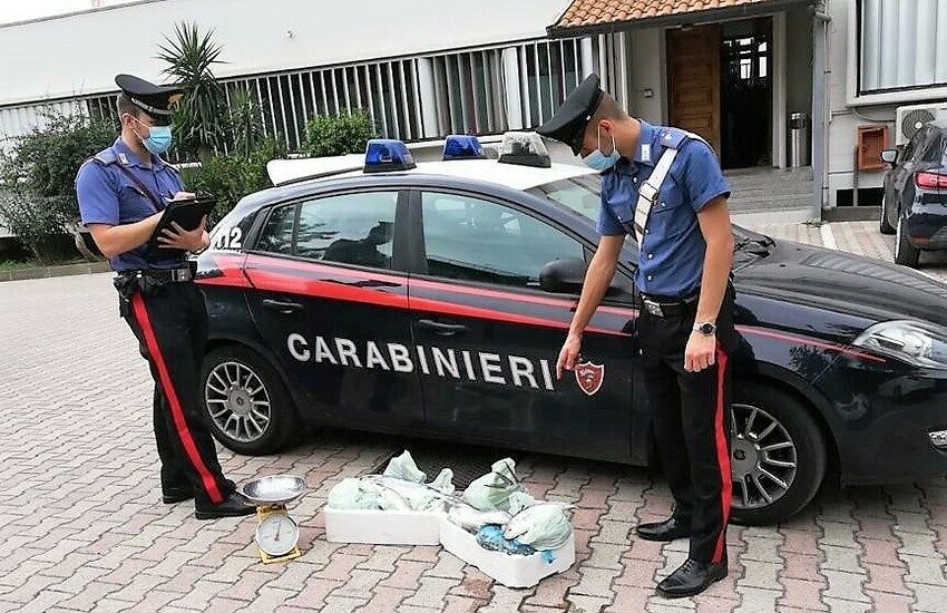 Palagonia, ambulante abusivo vendeva prodotti ittici in cattivo stato di conservazione, denunciato