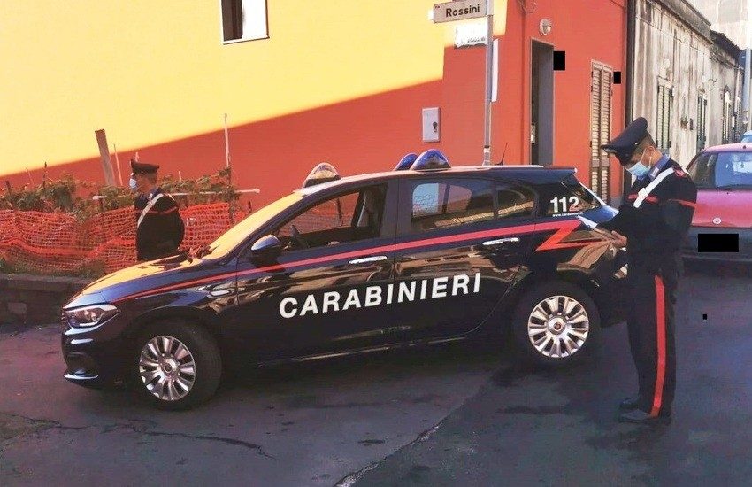 Trecastagni, truffa dello “specchietto” ai danni di un pensionato. Denunciato un nomade