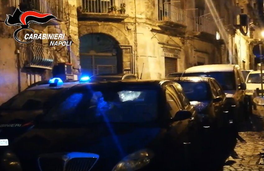 Castellammare di Stabia, costringevano i commercianti ad acquistare merce a prezzi elevatissimi. Arrestati 6 uomini del clan Gentile (VIDEO)