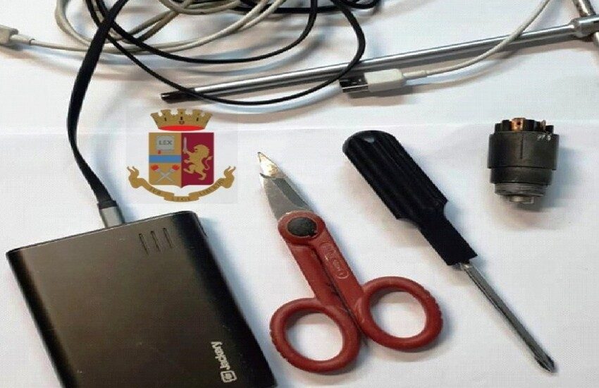 Frattaminore, provano a rubare un’auto d’epoca. 3 arresti