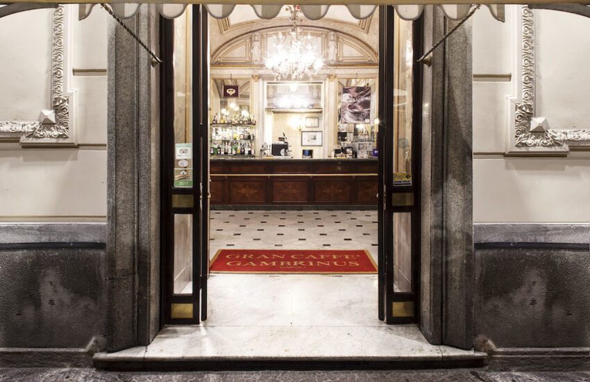 Il Covid-19 miete un’altra illustre vittima, chiude lo storico Gambrinus di Napoli