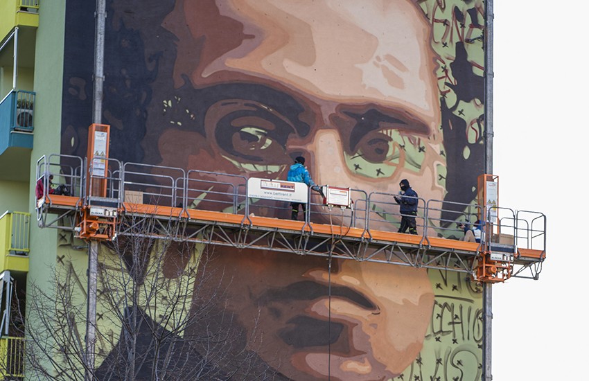 Gramsci sui muri di Firenze, 2 anni dopo Mandela, Jorit dipinge un nuovo murales