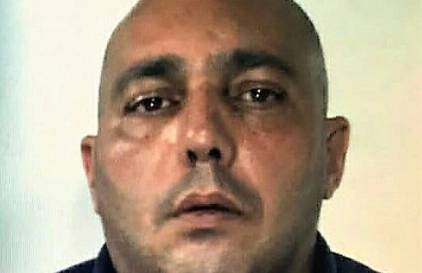 Caltagirone, omicida si barrica in camera da letto minacciando di suicidarsi. Si arrende dopo una lunga negoziazione