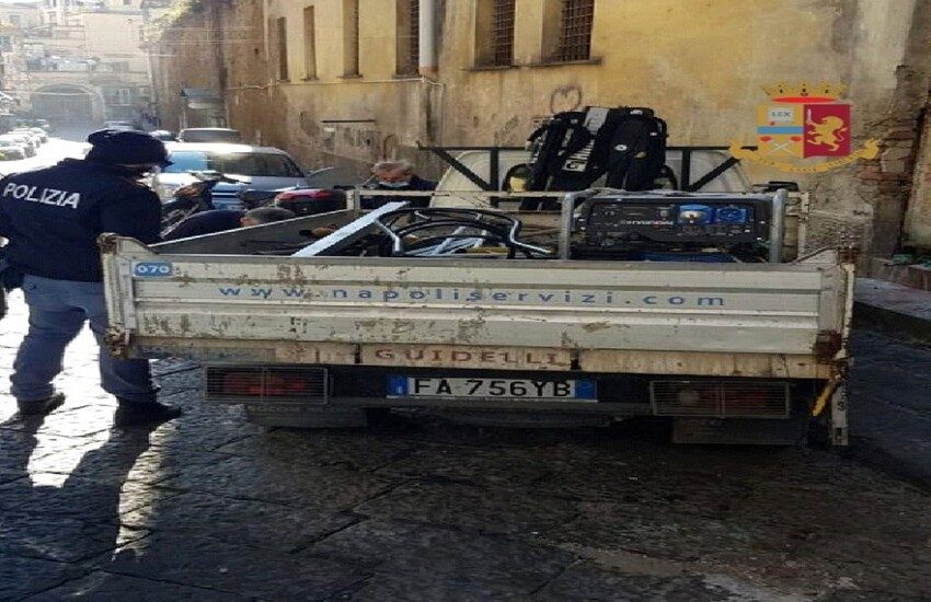 Montecalvario, rimossi paletti ed un gazebo abusivi