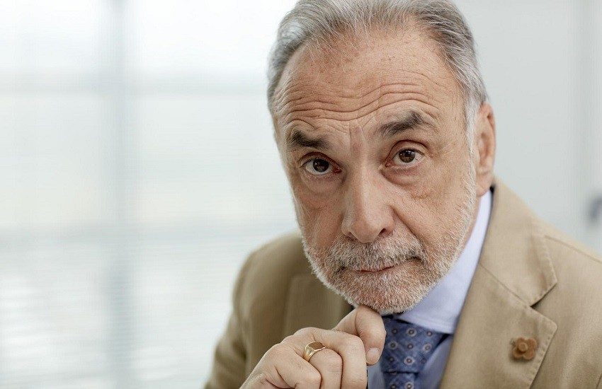 Remuzzi al Corriere: “Il vaccino non estinguerà il virus”. Uno studio dice che tutto finirà nel 2024