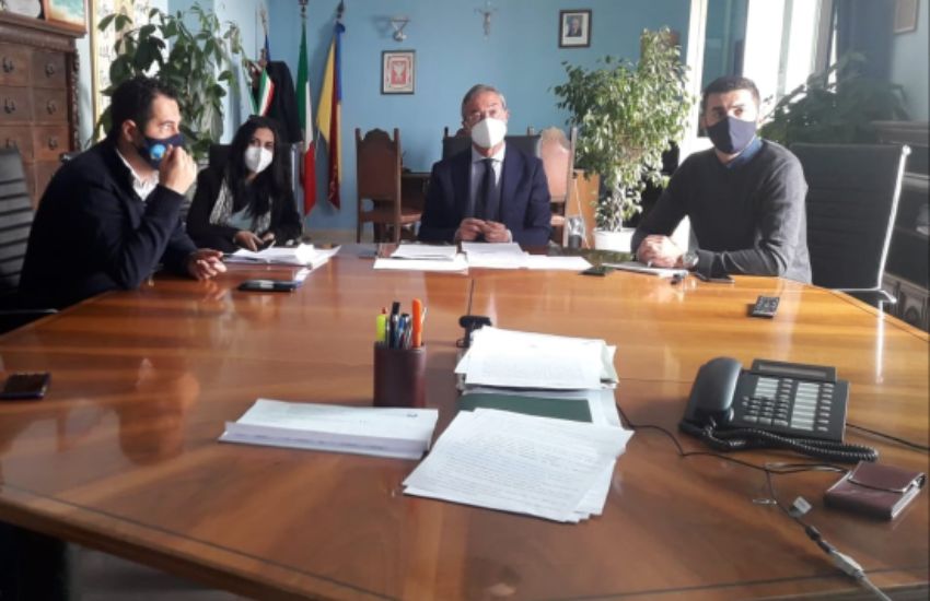 Stop attività didattiche e mercati