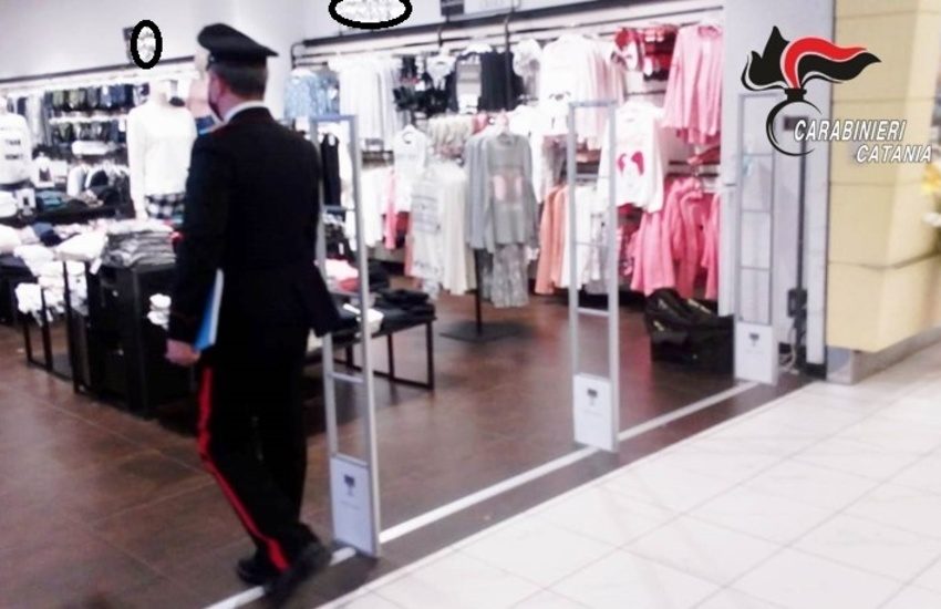 San Giovanni La Punta, i Carabinieri nei centri commerciali “I Portali” e “Le Zagare” per far rispettare le norme anti-covid19