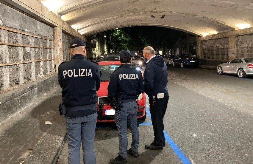 Catania, lotta ai parcheggiatori abusivi, sanzioni e multe anche per automobilisti indisciplinati