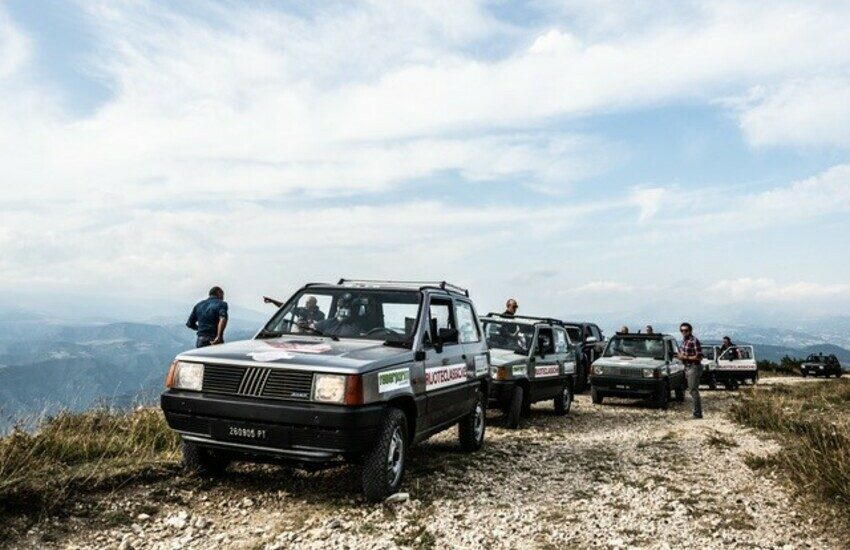 5 Panda 4X4 tra i lupi del Gran Sasso