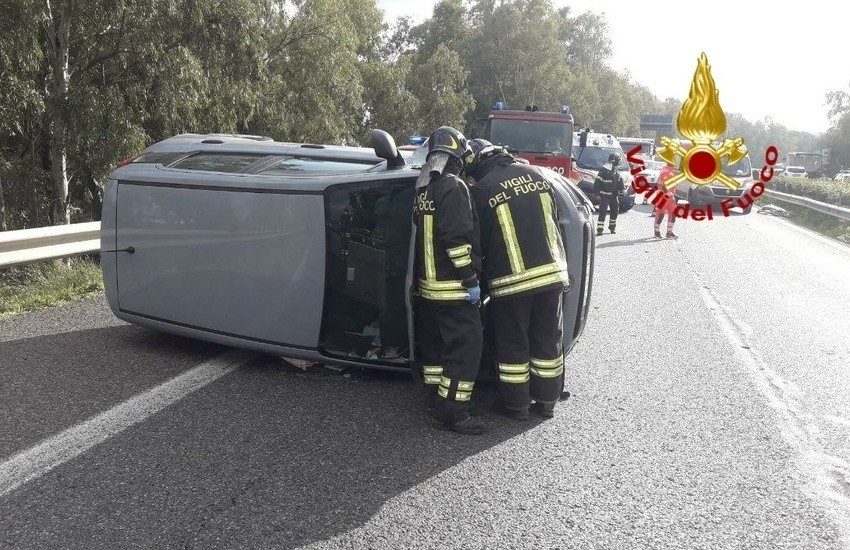 Scontro frontale lungo la Migliara 41: donna ricoverata in codice rosso