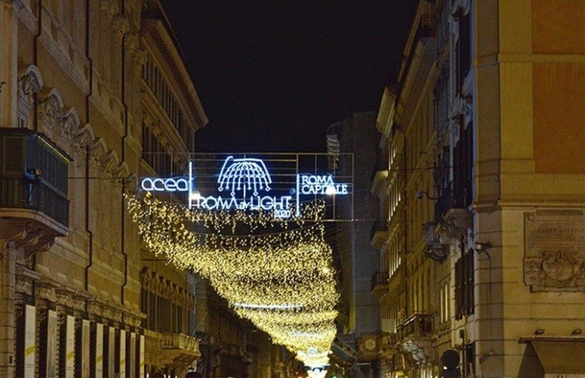 Italia blindata nelle Feste, ecco il calendario. E arriva l’annuncio: “Nella Ue al via le vaccinazioni dal 27 dicembre”