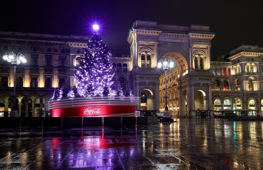 [VIDEO] Milano, acceso l’albero in piazza Duomo, comincia il “Natale degli alberi” – foto gallery
