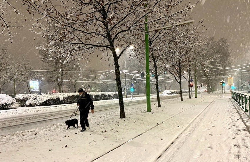 Milano e la Lombardia sotto la neve, 10 cm nel capoluogo ma, già dal pomeriggio meteo in miglioramento