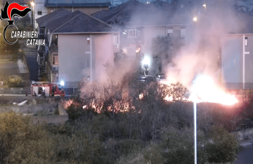 Gravina, azzerate dai carabinieri due piazze di spaccio: tra i reati anche un incendio per distruggere le “cimici” degli inquirenti. 15 arresti – [VIDEO]