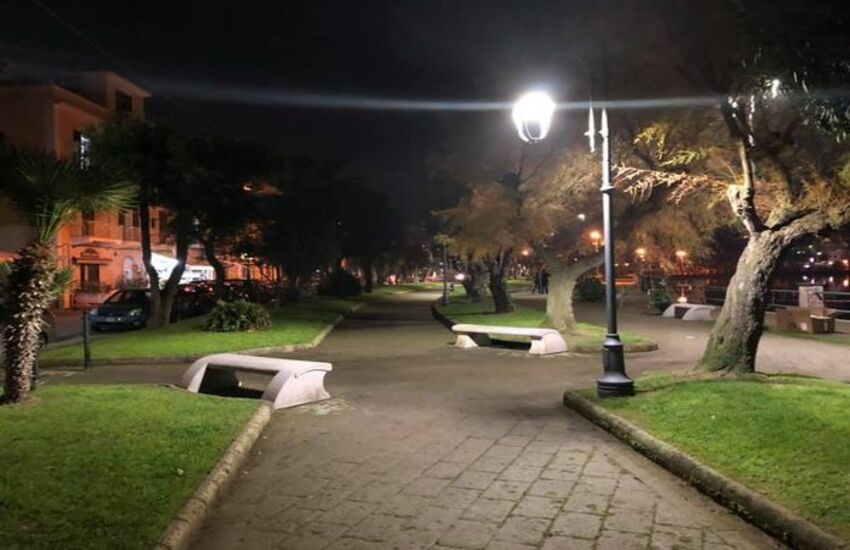 Bacoli si accende di luce “intelligente”, l’annuncio del sindaco