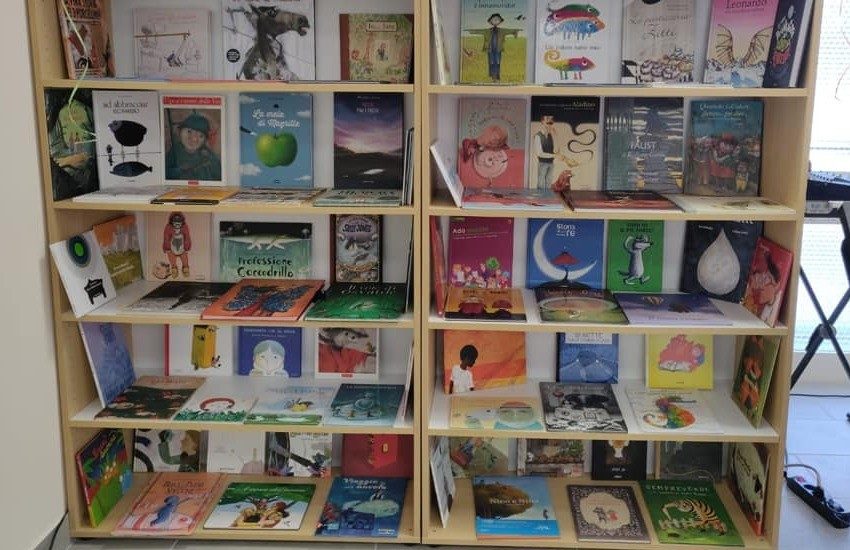 Libri in prestito in bicicletta ai bambini della città, torna “Acchiappalibri”