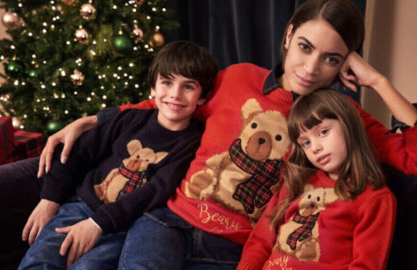 Christmas Jumper Day, al via la quinta edizione: il maglione di Natale di Elodie aiuta i bambini meno fortunati
