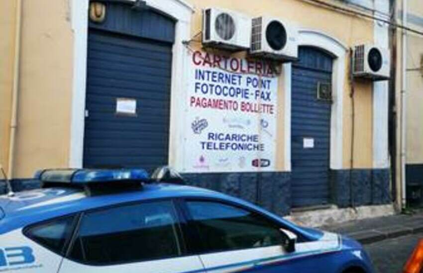 San Cristoforo, cartoleria di via Juvara trasformata in sala scommesse abusiva. Denuncia e sequestro