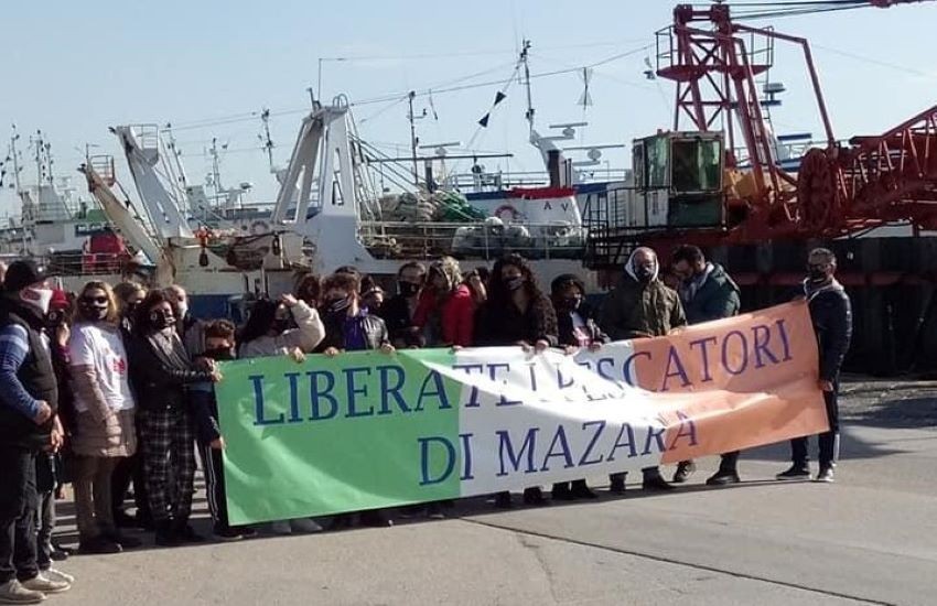 Pescatori siciliani fermati in Libia, mobilitazione a Ragusa