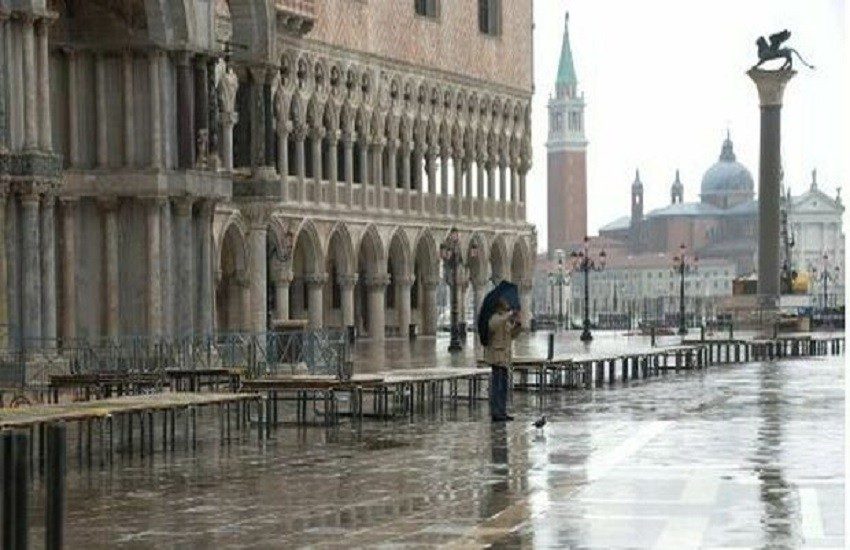 Il Mose non si apre, Venezia sottacqua