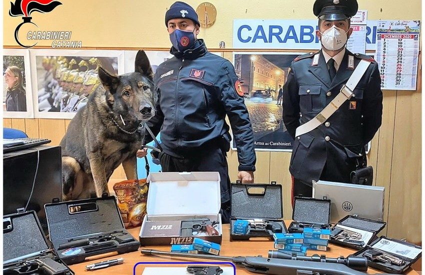 Catania, insospettabile modificava le armi in casa. Arrestato