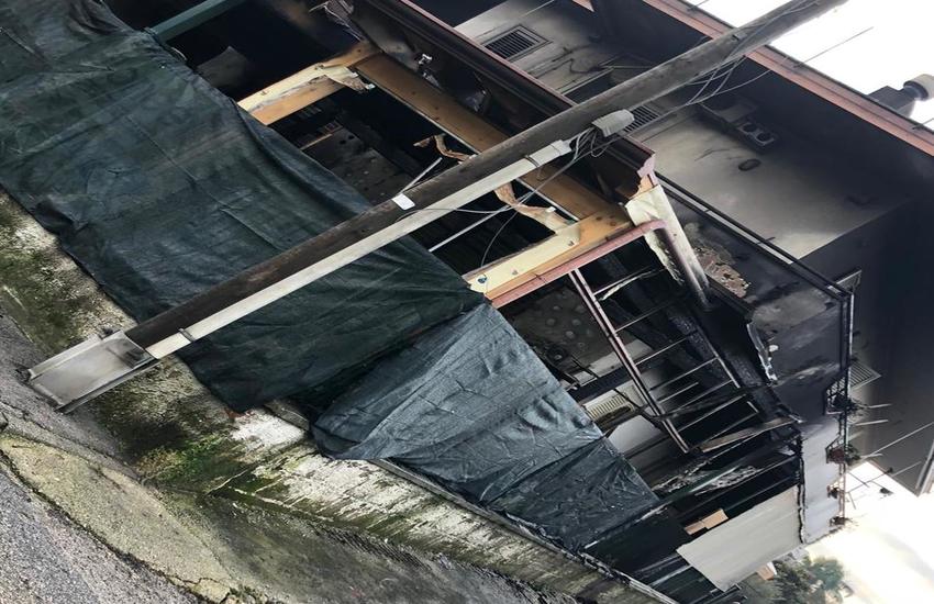 Incendiato un negozio a Cicciano, si indaga sulle cause