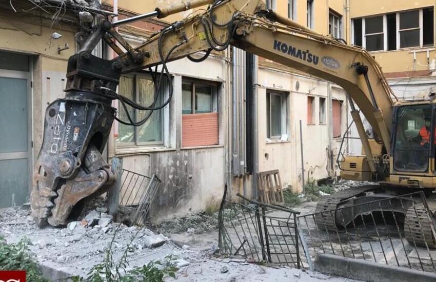 Catania, avviata la demolizione dell’ex ospedale Santa Marta