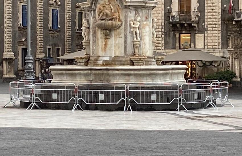Catania, ancora divieto di stazionamento in piazza Duomo e S. G. Li Cuti