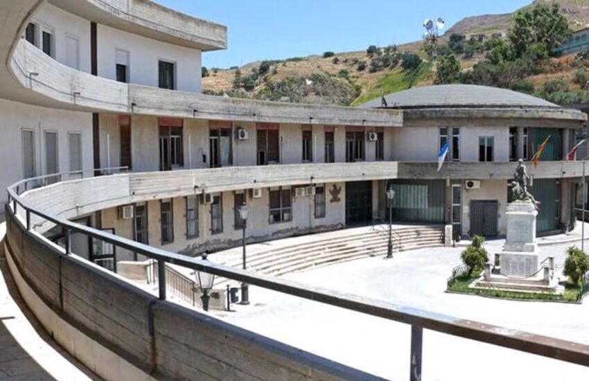 Palagonia, il Pd accusa: “Scarsa chiarezza dell’amministrazione. Chi pagherà le spese legali?”