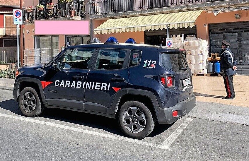 Pedara, minaccia la figlia e la convivente di fare una strage “domani sarà fatta la volontà di Dio!”. Arrestato