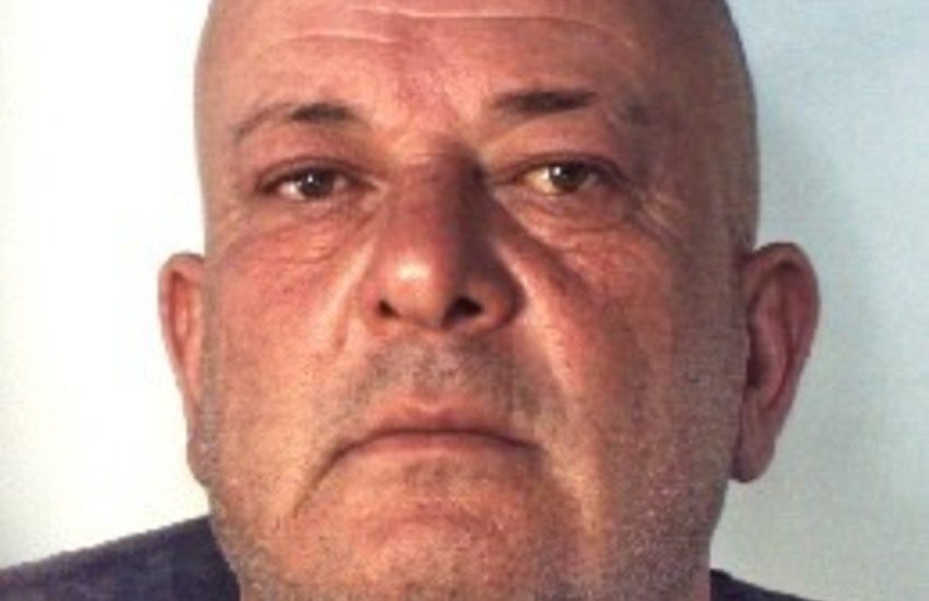 Librino, rubano un escavatore e tentano furto al bancomat delle Poste. Foto gallery