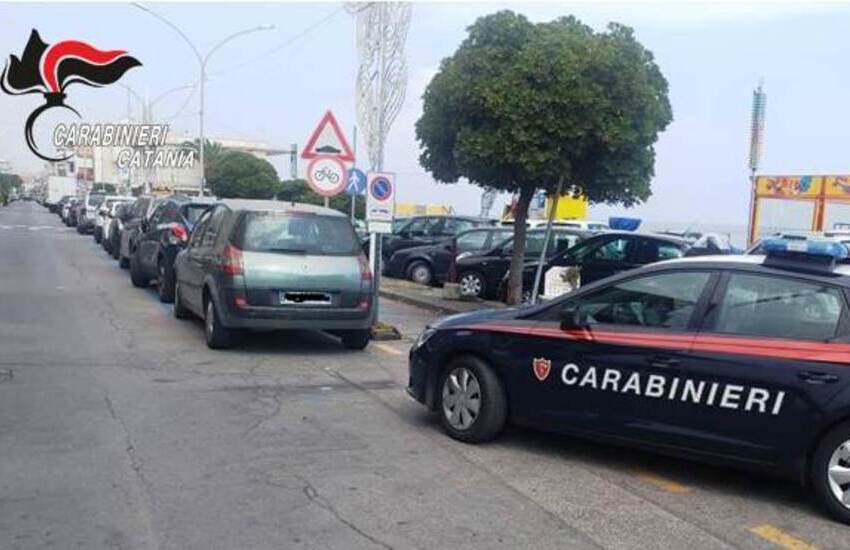 Mascali, picchia ripetutamente la compagna, riesce a scappare fingendosi svenuta, arrestato 39 del posto